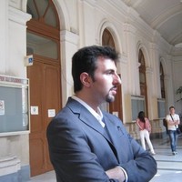 Roberto De Simone