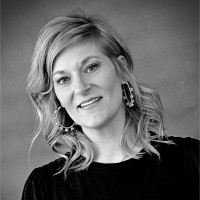 Lora Czech