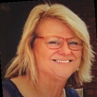 LEANNE CHAPMAN