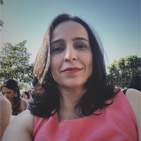 Kênia Barros Amicucci Lopes