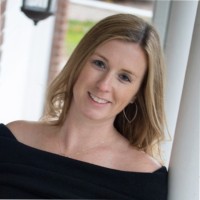 Erin Mclaughlin, Mba