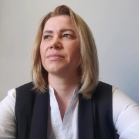 Альона Комаровська