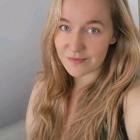 Robyn Oksana Hibbert