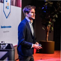 Robert Bakker