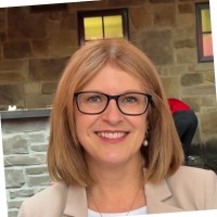 Theresa Heakin, Mba