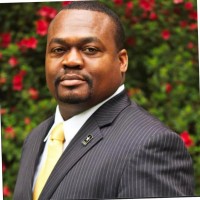 Kevin R Thomas