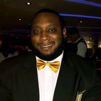 Tavares Holmes