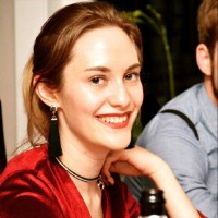 Tara Van Den Neste
