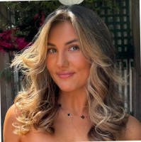 Mia Simmons