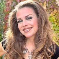 Carolyn M Richardson