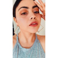 Jeni M