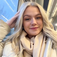 Robyn Lamont