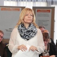 Angela. Meyer