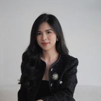 Uyen Ly