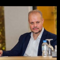 عماد عبد الحي