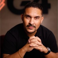 David M Araújo