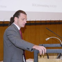 Dr. Thomas Hils