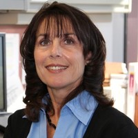 Vivian Schmitt