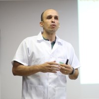 Carlos Leal