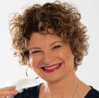 Stephanie Vachon