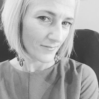 Claire Burt