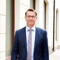 Mikael V Lindvall
