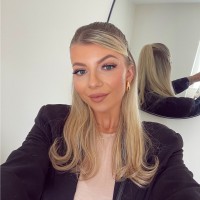 Holly Oldham