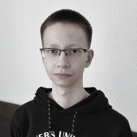 Илья Николаев