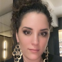 Amelia De Carvalho