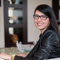 Bianca Veloso White, Emba