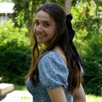 Rebeca-Lois Nicolaescu
