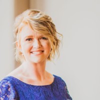 Suzanne Adams