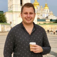 Роман Попов