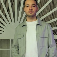 Ali R.