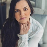 Elis Maria Bonfim Araujo