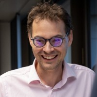 Dr. Nicolas Gillen