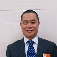 何伟国