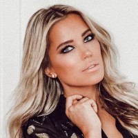 Gillian Hoogenraad