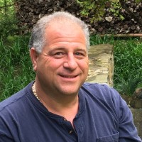 Robert J Scarpa