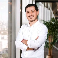 Kentaro Muratta Pareja