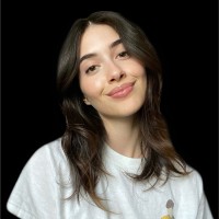 Thalia Alavi, Cams