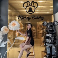 Anna Thư