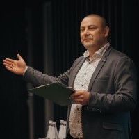 Andris Zigurs