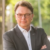 Dirk Backhaus