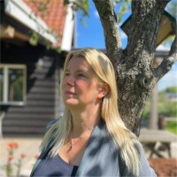 Sandra Van Veen