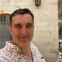 Orhan Özbek