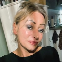 Monique Van Der Zwaag