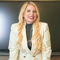 Dra. Nefertith Esteves