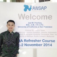 Dr Uta Wijaya