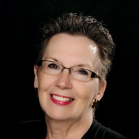 Bobbi Govanus- Marketing Maven 🎙